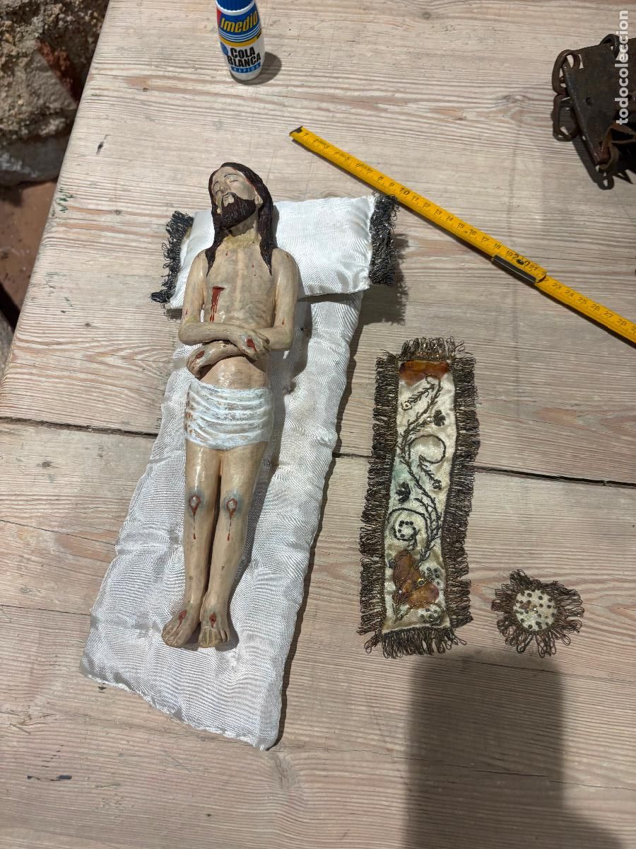 Arte: Cristo yacente buen tama&ntilde;o en barro