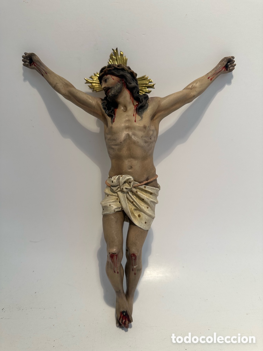 Arte: ANTIGUO CRISTO DE ESTUCO Y OJOS DE CRISTAL SELLO LAS ARTES RELIGIOSAS OLOT.