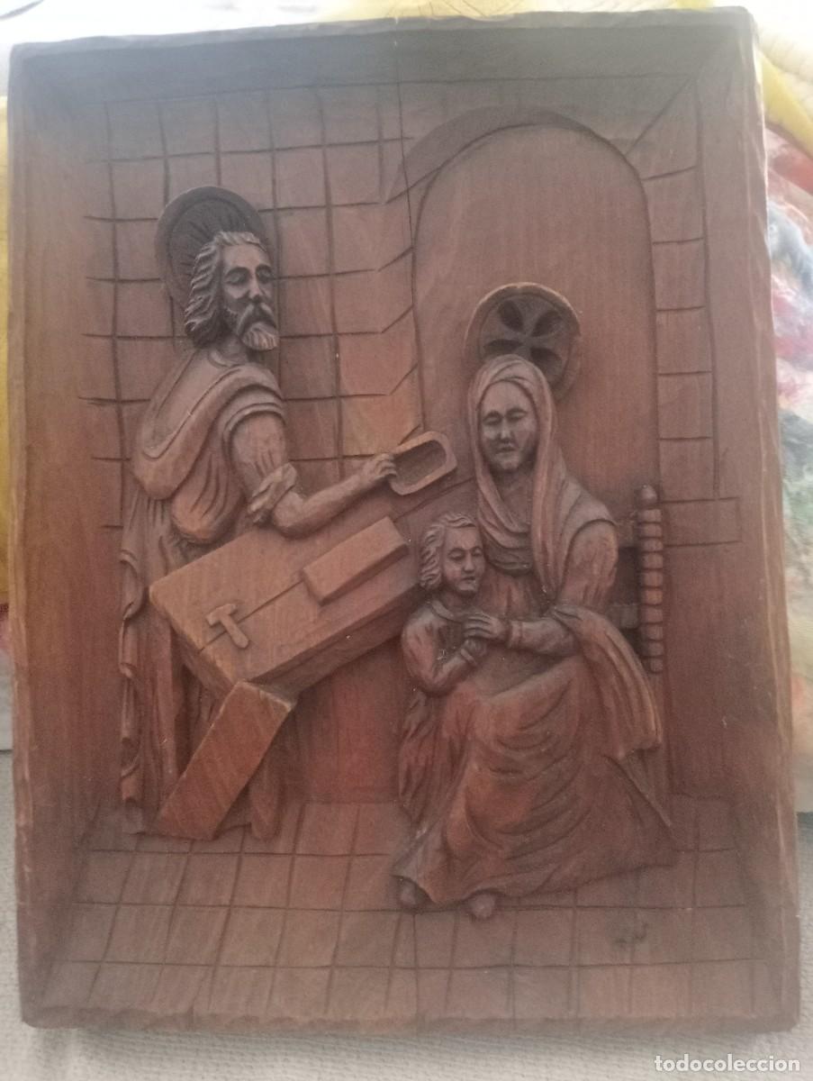 Arte: Bajo relieve en madera. Escena de San Jos&eacute; , la Virgen Mar&iacute;a y el Ni&ntilde;o en la Carpinter&iacute;a.