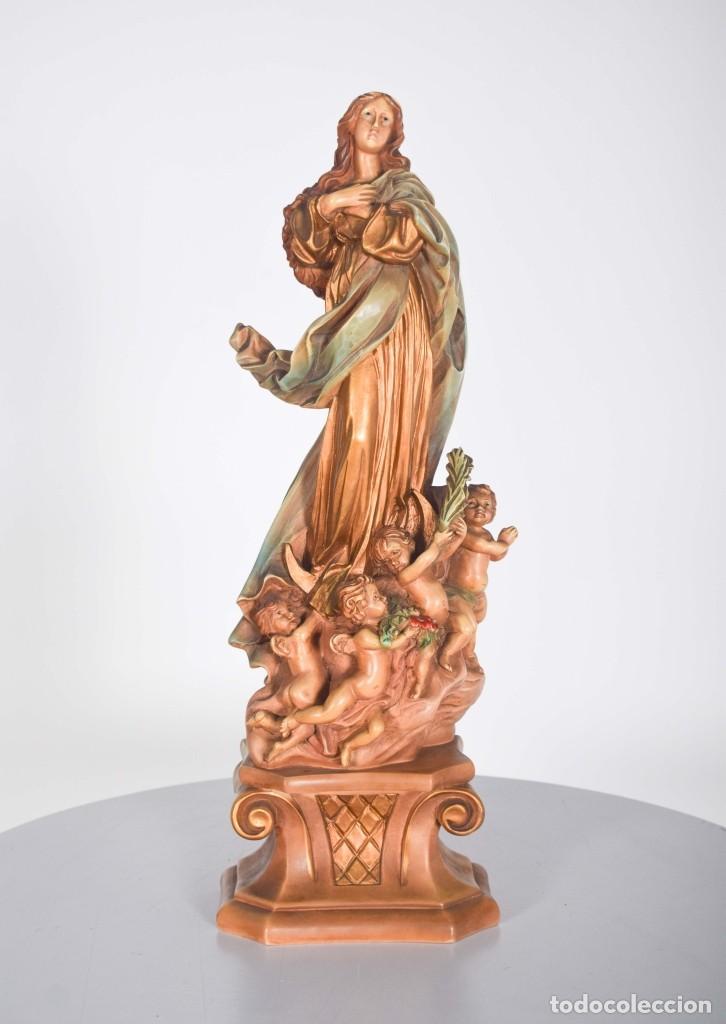 Arte: Imagen de Nuestra Se&ntilde;ora de la a iconograf&iacute;a tradicional de la Virgen Inmaculada,