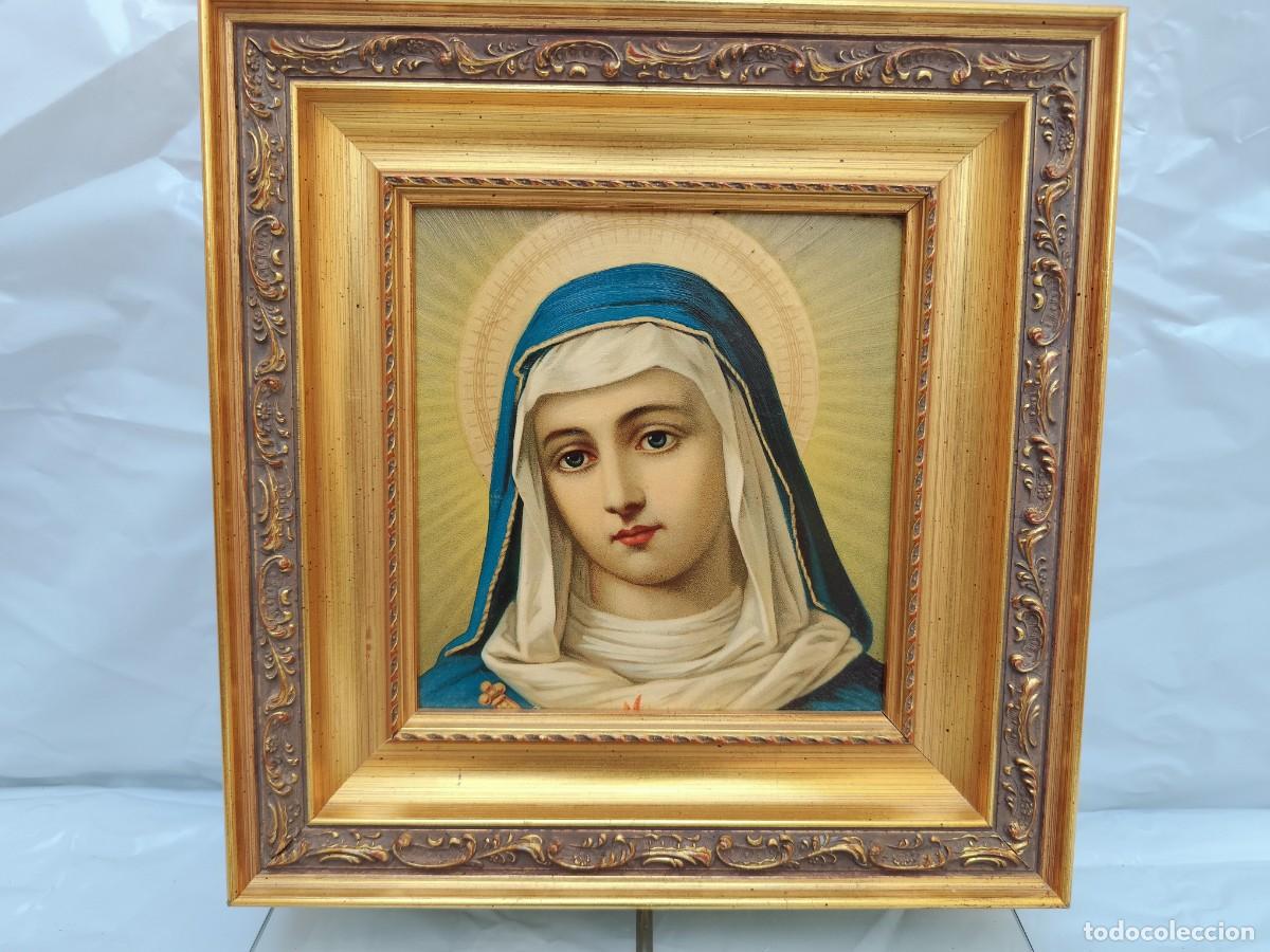 Arte: Oleograf&iacute;a religiosa &rdquo;Virgen&rdquo; &mdash; Marco tallado &mdash; Taller &rdquo;La Casa de los Cuadros&rdquo;, Albacete, a&ntilde;os 70