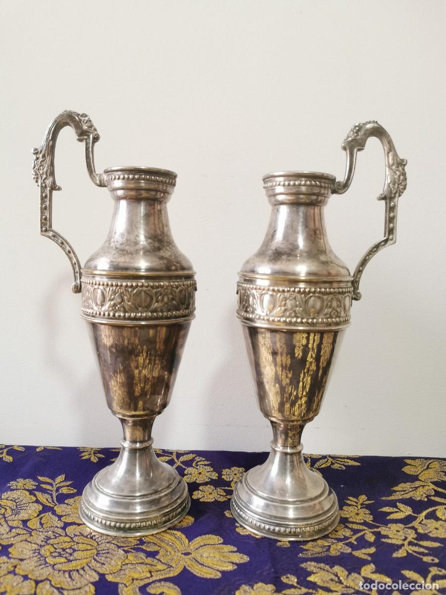 Arte: Pareja de &aacute;nforas o jarrones de altar 29cm