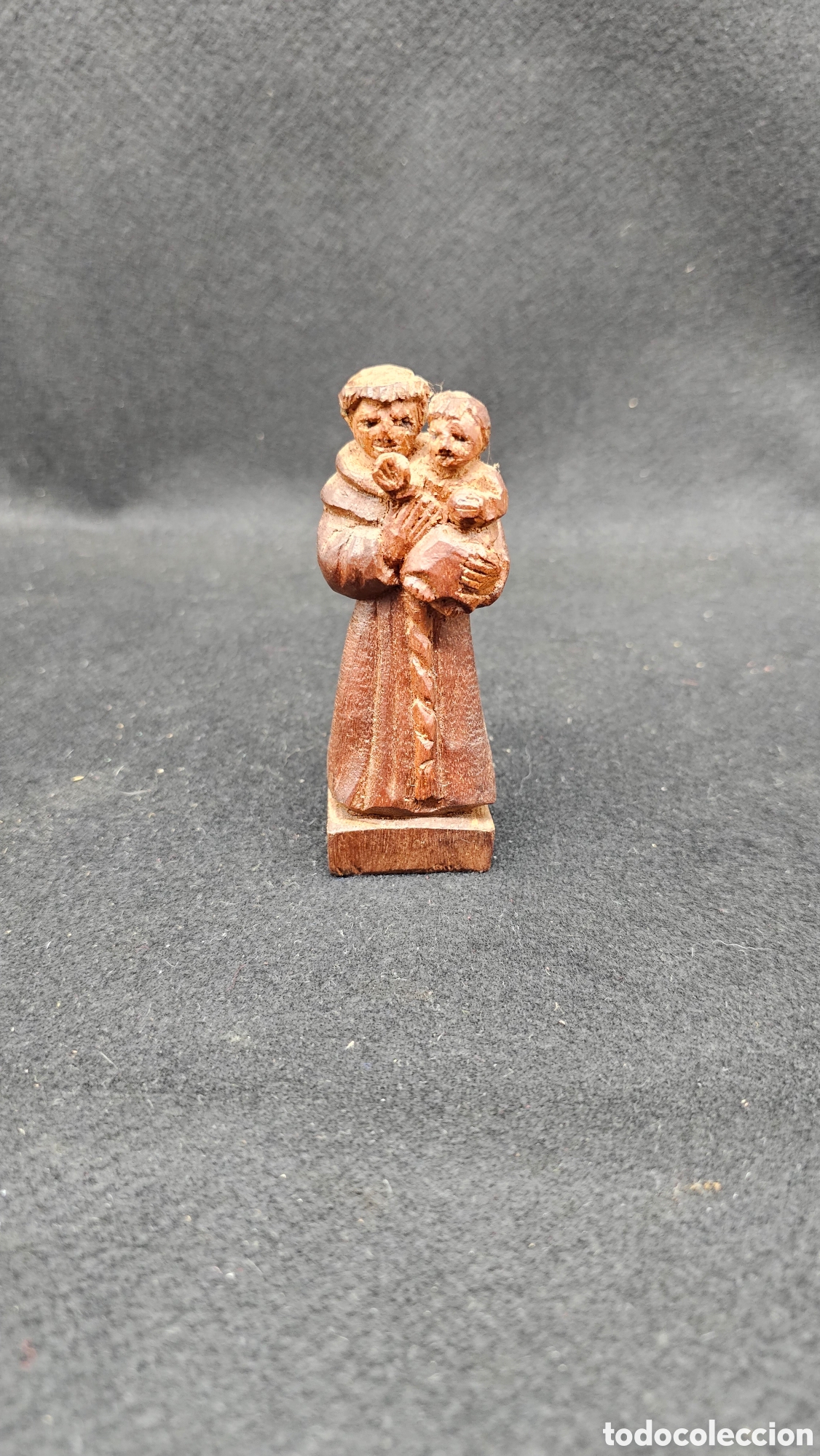 Arte: San Antonio de Padua con el Ni&ntilde;o Jes&uacute;s tallado en madera