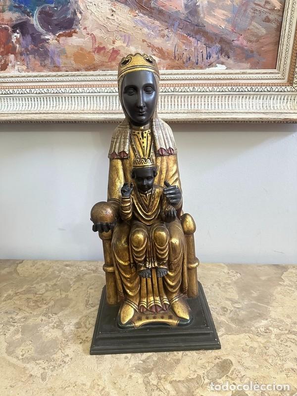 Arte: VIRGEN DE MONTSERRAT DE ESTUCO POLICROMADO, DE GRAN TAMA&Ntilde;O, 48 CM