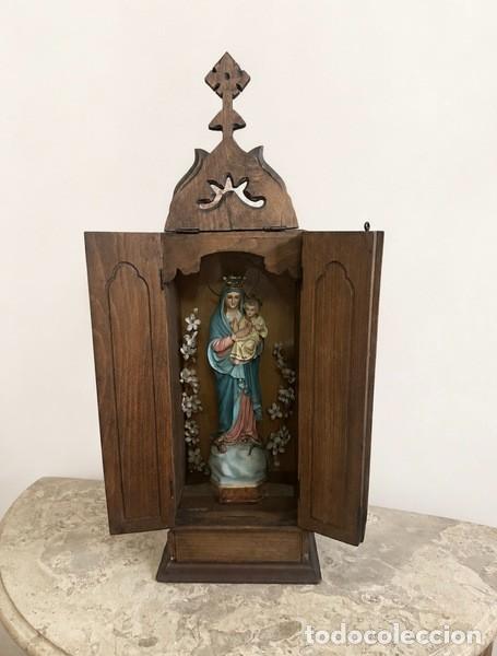 Arte: CAPILLA PETITORIA CON IMAGEN DE LA VIRGEN INMACULADA CON NI&Ntilde;O