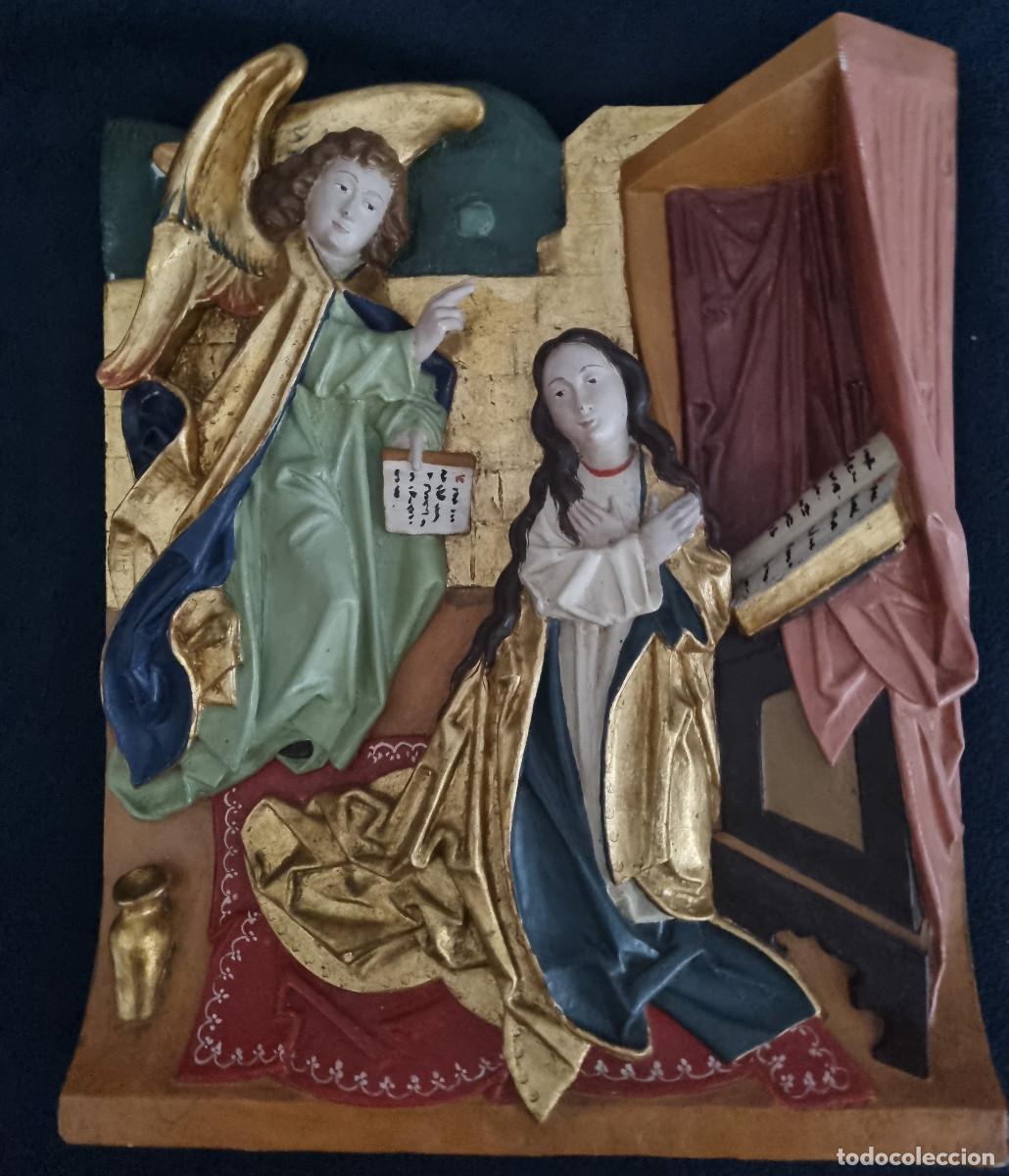 Arte: RELIEVE DE LA ANUNCIACI&Oacute;N, en madera policromada.