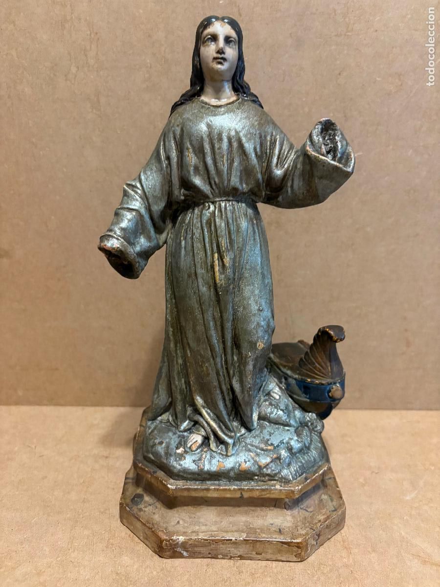 Arte: Escultura de terracota representando a Santa &Uacute;rsula de Colonia.