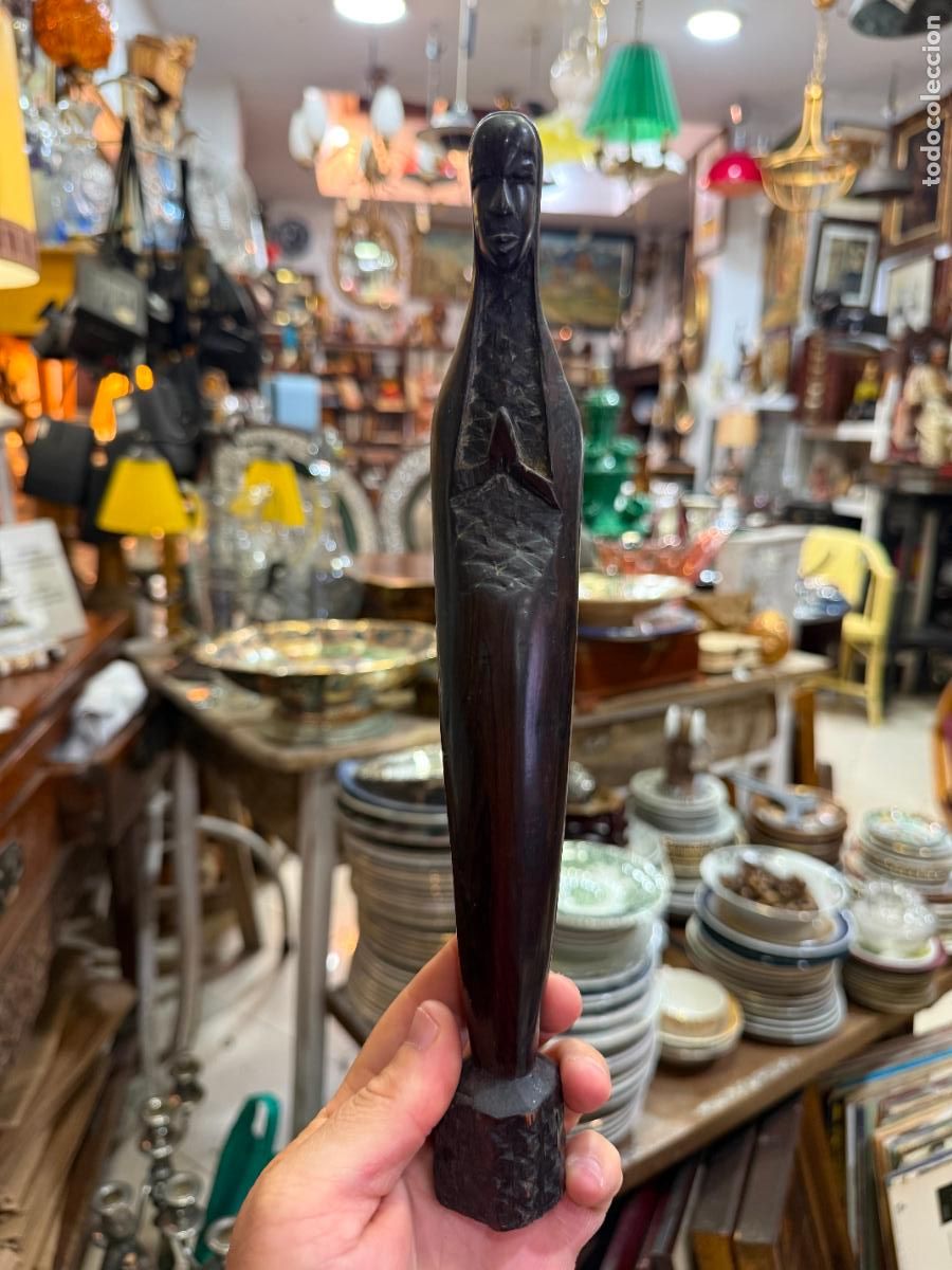 Arte: ANTIGUA VIRGEN TALLA AFRICANA EN MADERA DE EBANO - MEDIDA 30 CM