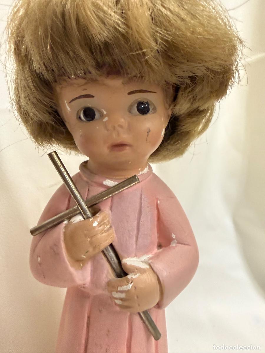 Arte: Antiguo Ni&ntilde;o Jesus o San Juanito de Olot, a&ntilde;os 70, en yeso, con pelo y ojos de cristal. 21cms