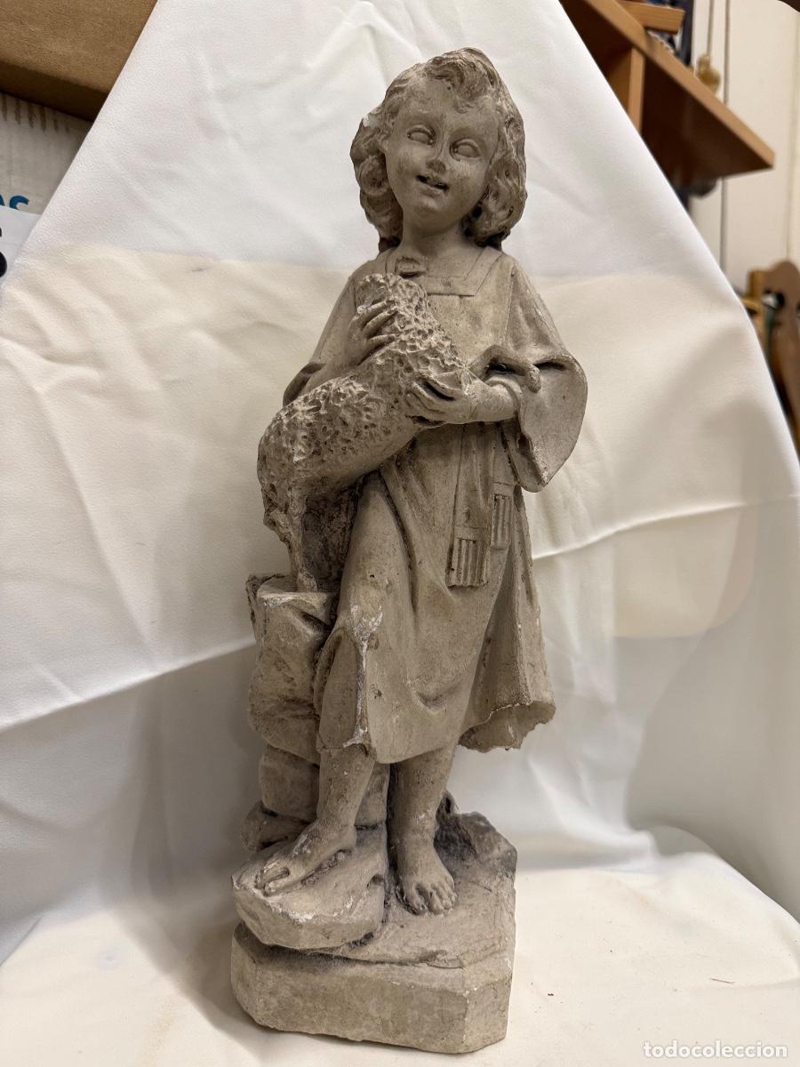 Arte: Precioso San Juanito con cordero, antiguo, en estuco o pasta madera, de Olot. 37cms