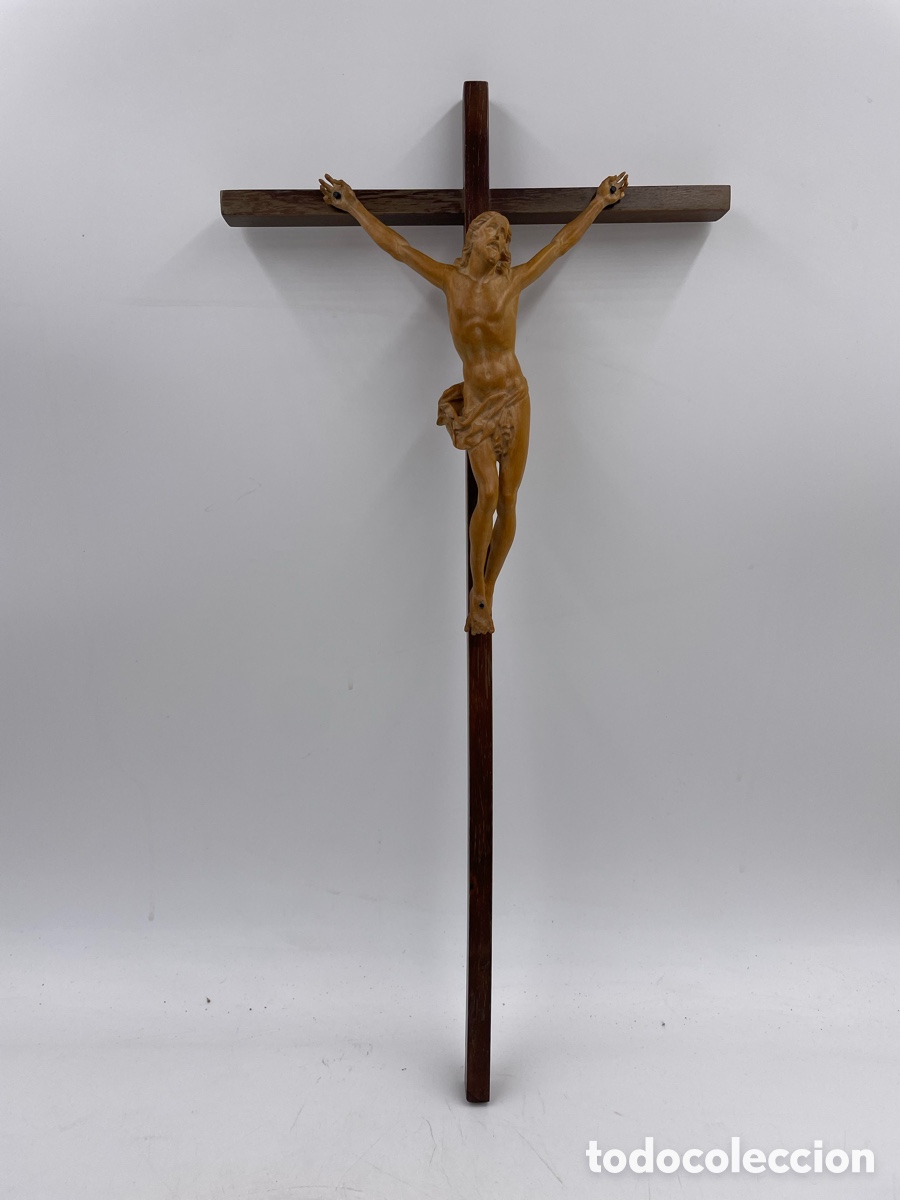 Arte: Talla de madera Cristo antiguo. Cruz de madera.
