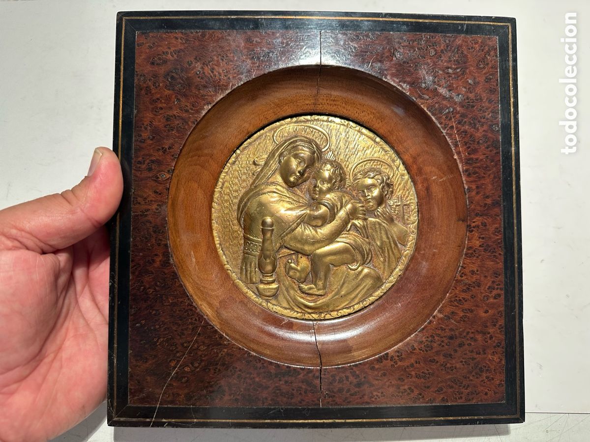 Arte: PRECIOS RELIEVE DE BRONCE ENMARCADO , LA VIRGEN DE LA SILLA DE RAFAEL SANZIO. PRINCIPIOS SIGLO XX.