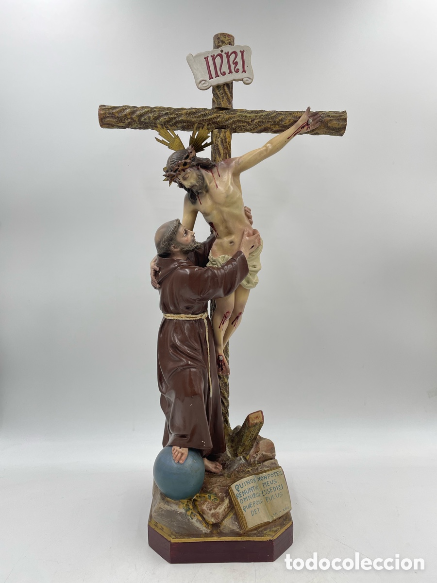 Arte: Espectacular Escultura religiosa antigua. El arte olotense. El abrazo de San Francisco a Jes&uacute;s.