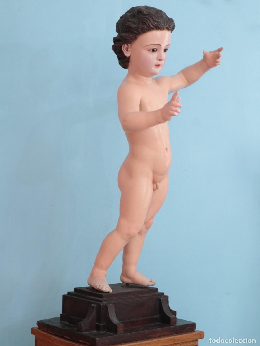 Arte: Ni&ntilde;o Jes&uacute;s elaborado en madera tallada y policromada. Siglo XVIII. Mide 77 cm de altura.