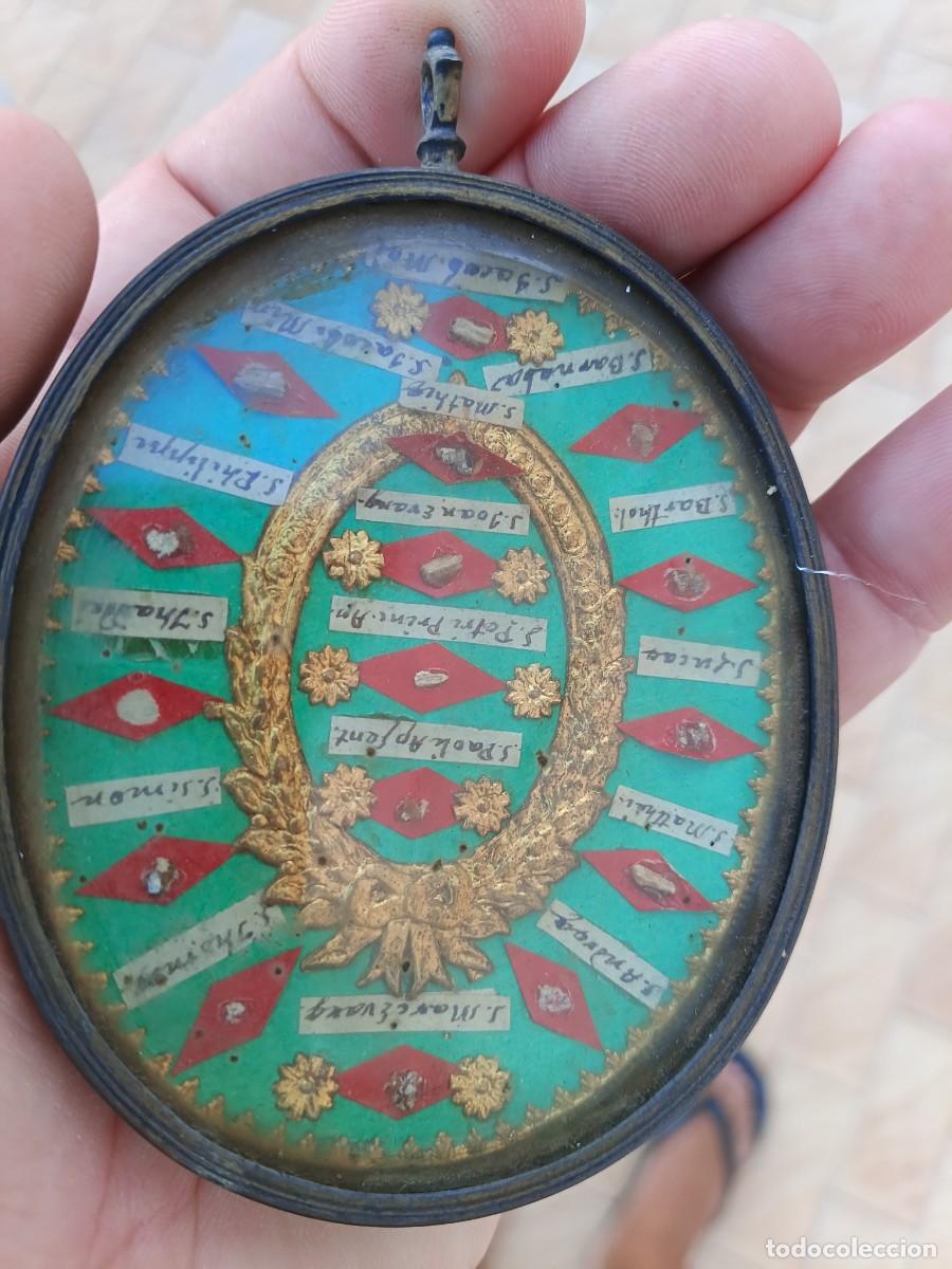 Arte: Reliquiario multiplo a teca ovale secolo XVII o XIX