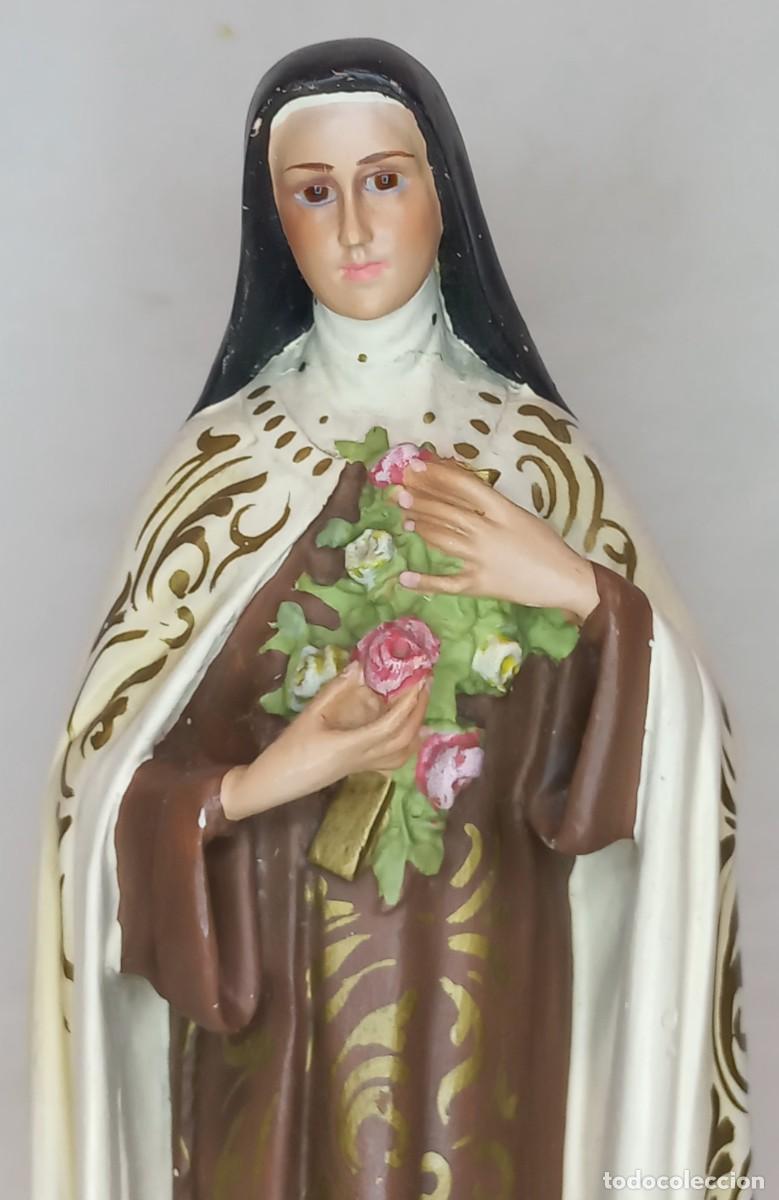 Arte: ANTIGUA IMAGEN Sta. TERESA DE LISIEUX , EN ESTUCO POLICROMADO CON OJOS DE CRISTAL DE OLOT
