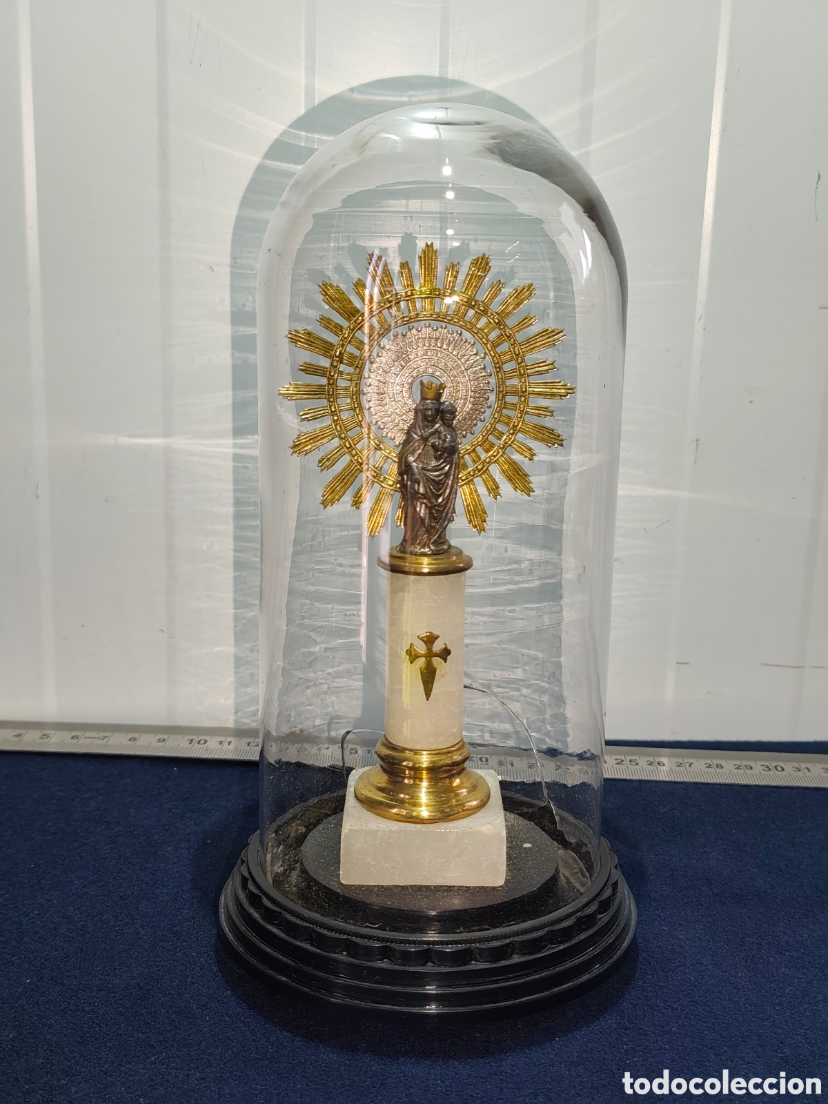 Arte: Figura Virgen del Pilar en Capilla de Cristal / Urna de Fananal