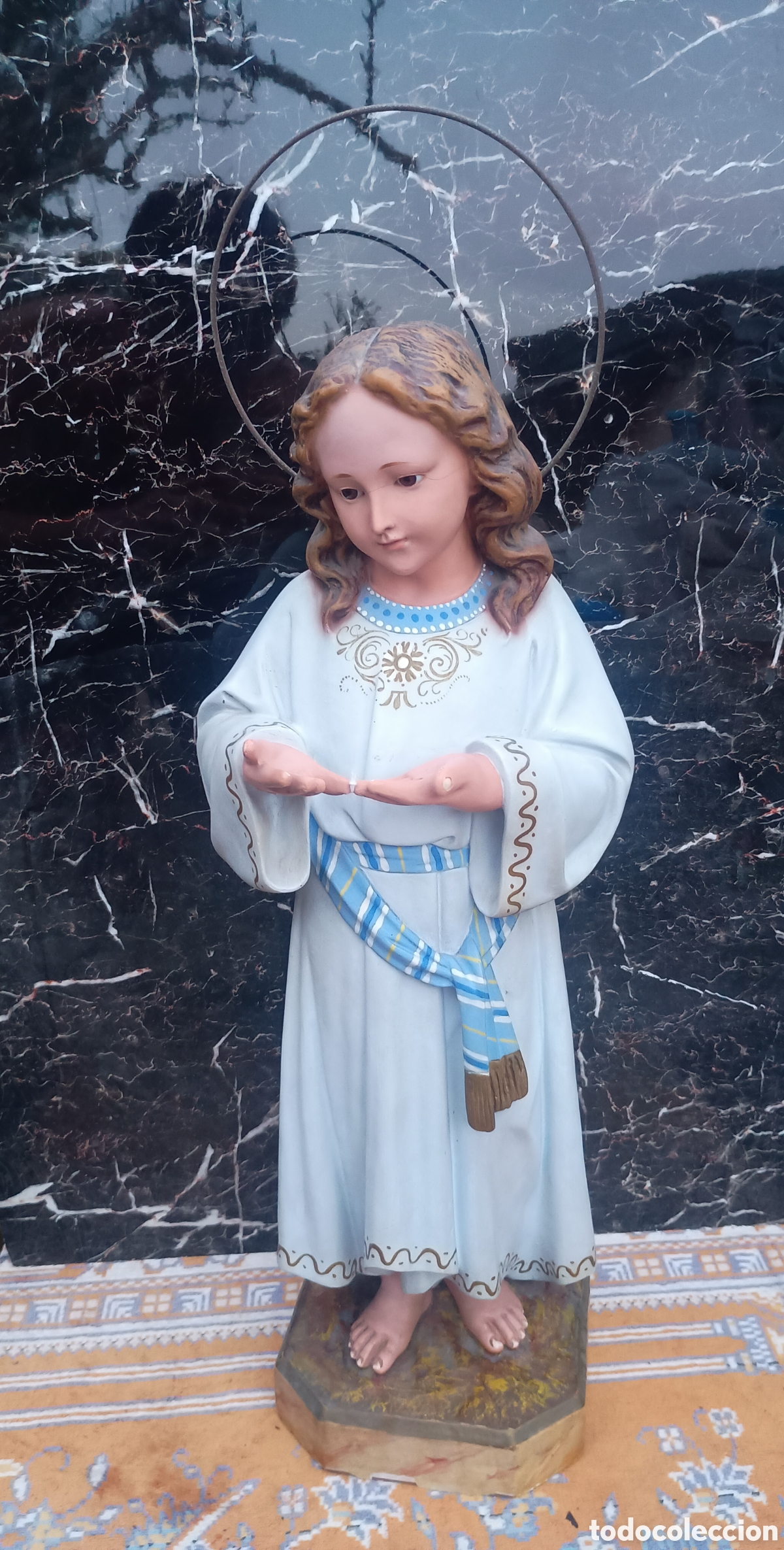 Arte: Estatua de la Virgen Ni&ntilde;a pintada a mano