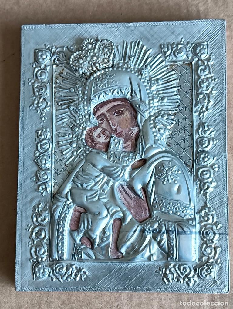 Arte: Icono religioso Virgen Mar&iacute;a con Ni&ntilde;o Jes&uacute;s -La corona sobresale Metal plateado Marcaje +/- MAP 96