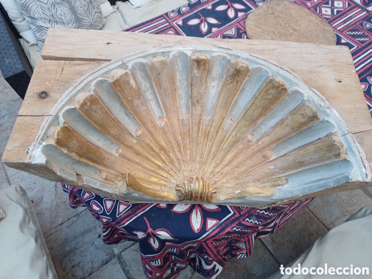 Arte: Concha de madera tallada de retablo
