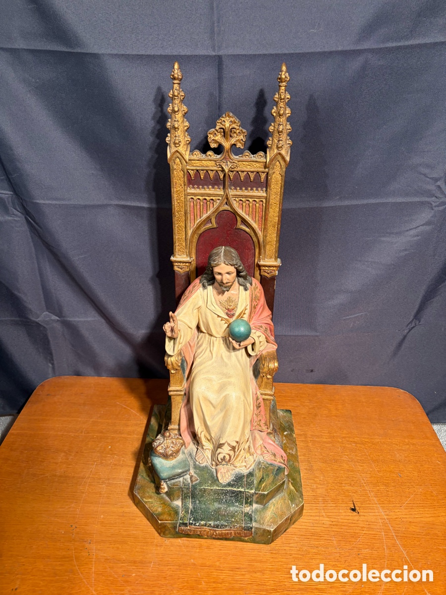 Arte: Escultura religiosa antigua. Sagrado coraz&oacute;n de Jes&uacute;s entronizado. El arte cristiano Olot.