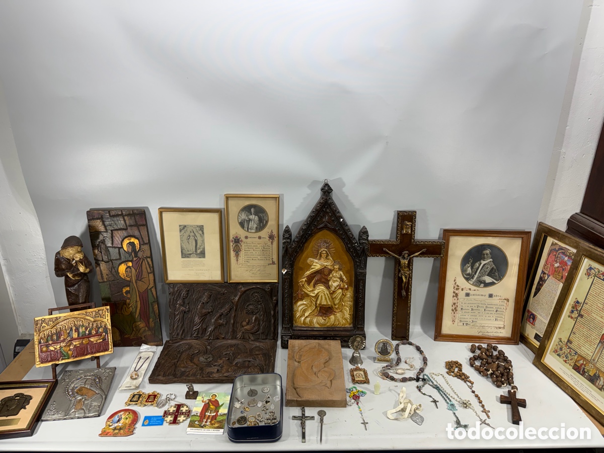 Art: Lote de objetos religiosos antiguos y vintage &ndash; Crucifijos, rosarios, tallas y documentos
