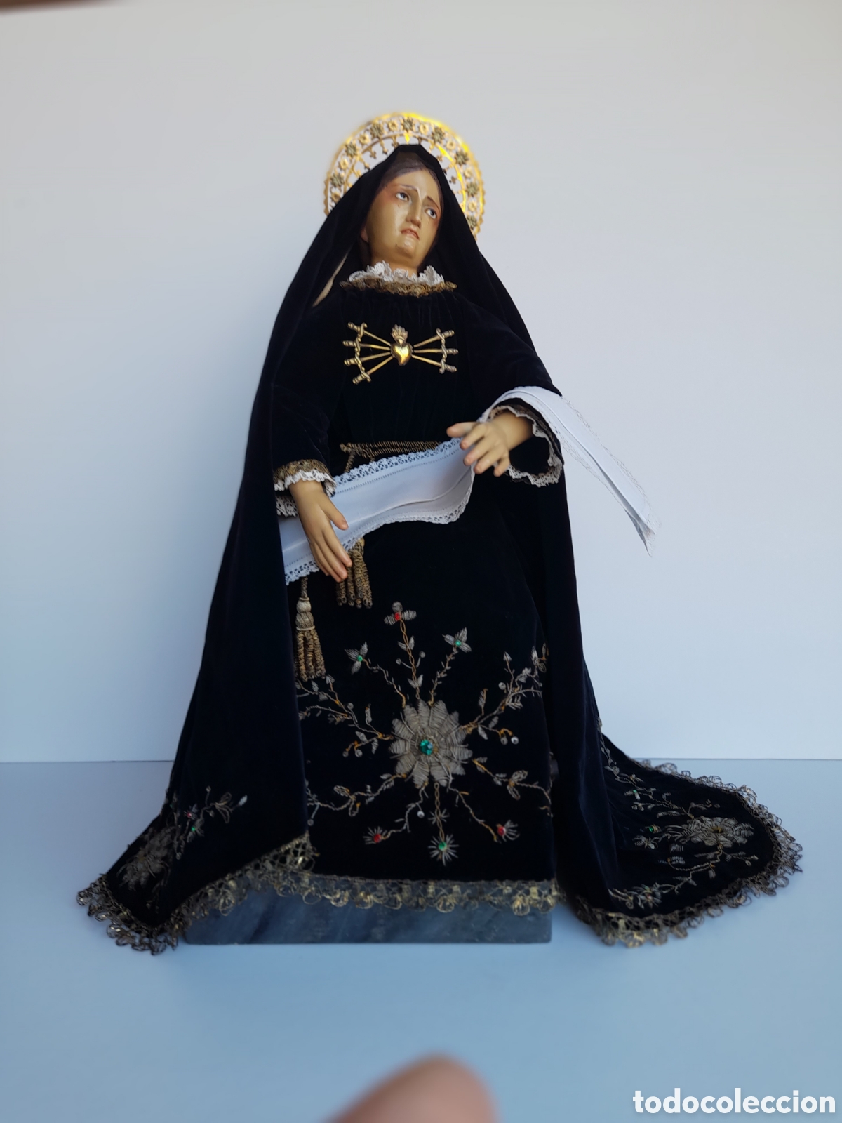 Arte: VIRGEN DE LOS DOLORES TALLA SEDENTE S:XIX: VESTIDA