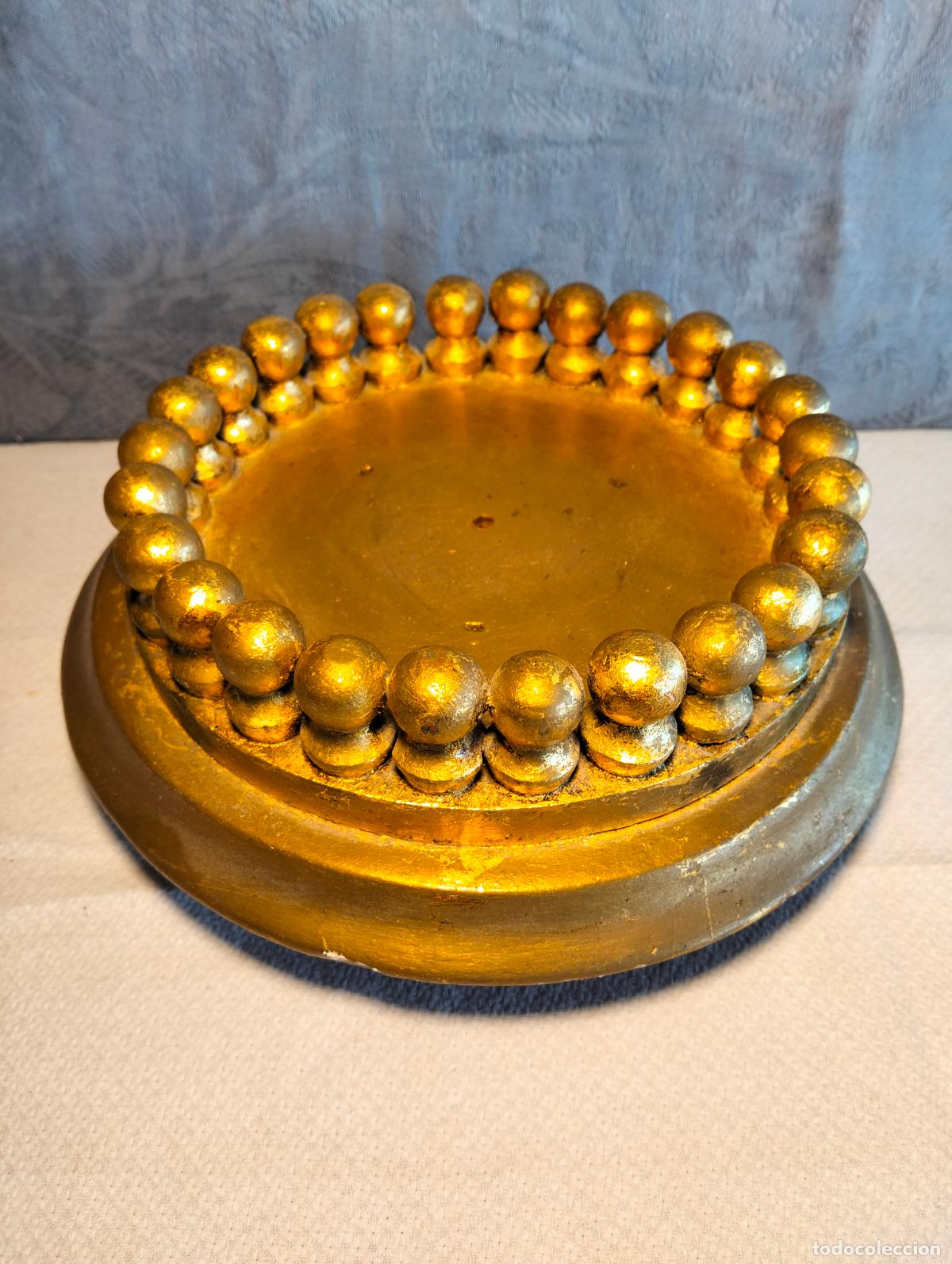 Arte: Antigua peana circular de madera para fanal santo figura o talla bolas doradas pan de oro S.XIX