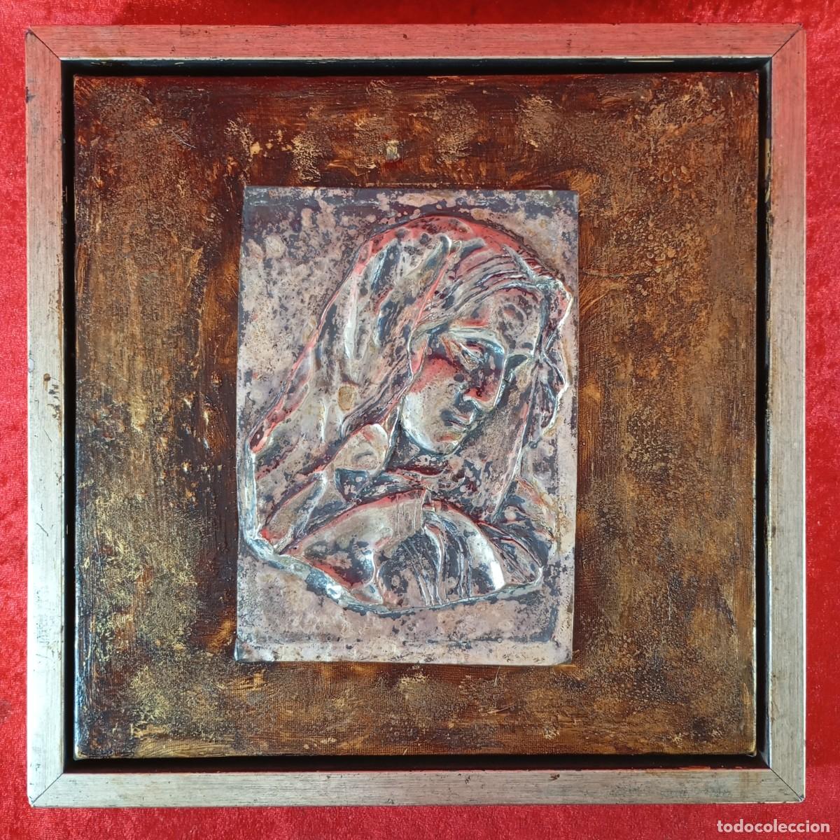 Arte: PRECIOSA VIRGEN EN PLATA DE LEY - RELIEVE 20 X 14,5 CM - 29 X 29 CM OBRA DE ARTE + MARCO