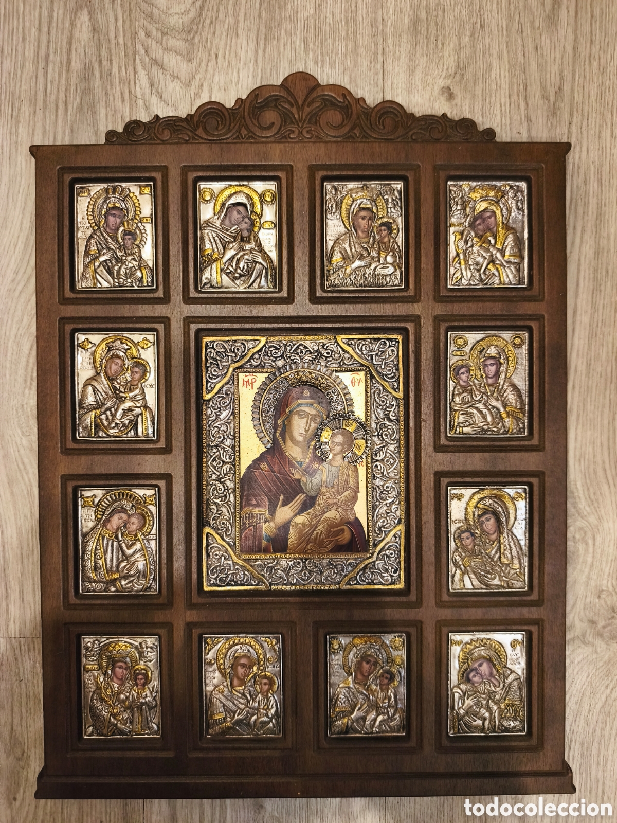 Arte: Magnifico retablo de madera con iconos en plata 950