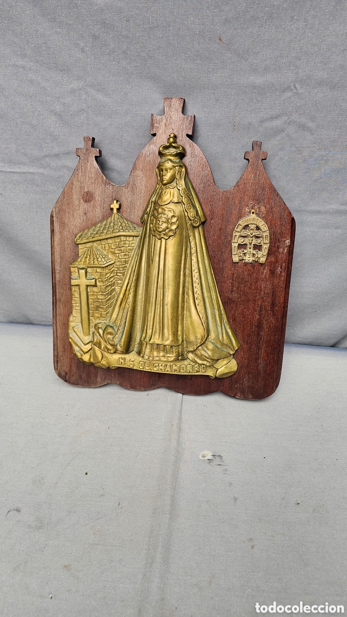 Arte: Placa grande de bronce de nuestra se&ntilde;ora de Chamorro
