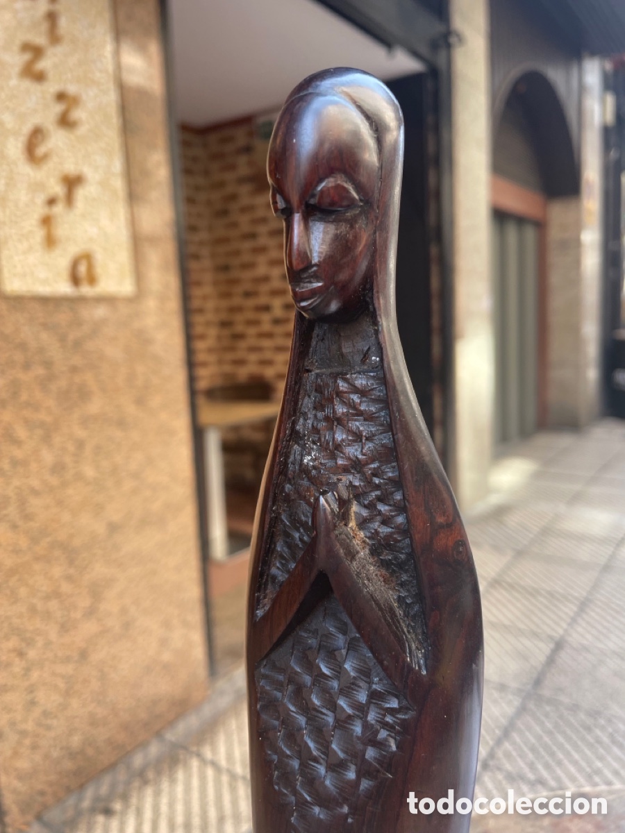 Arte: Virgen africana de madera