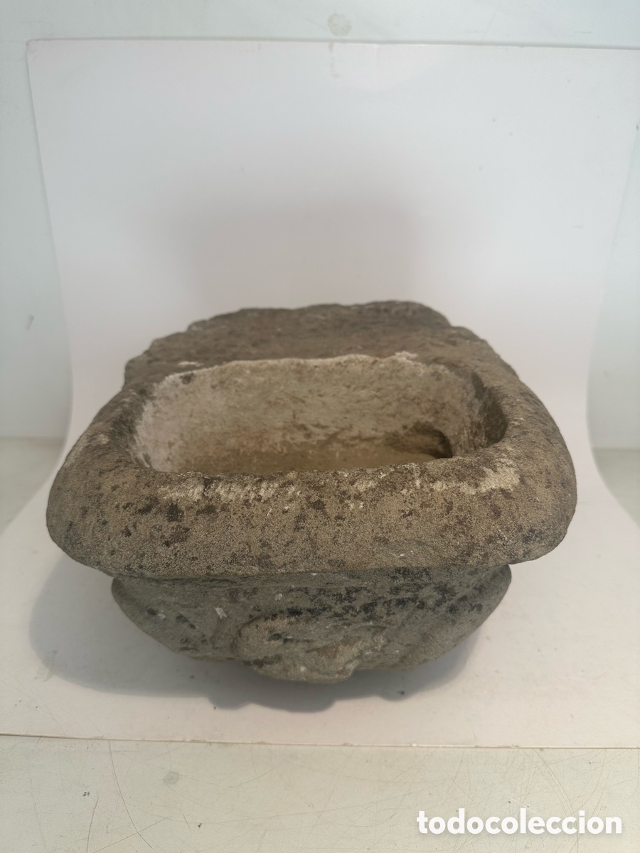 Arte: ANTIGUA PILA IGLESIA DE AGUA BENDITA O BENDITERA EN PIEDRA ESCULPIDA DE ALTA EPOCA.