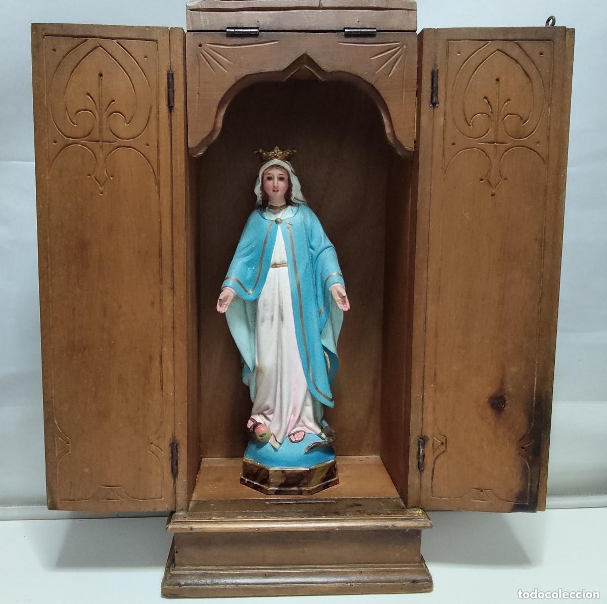 Arte: Limosnero realizado en madera con imagen de escayola representando Inmaculada Concepci&oacute;n. P.S. XX