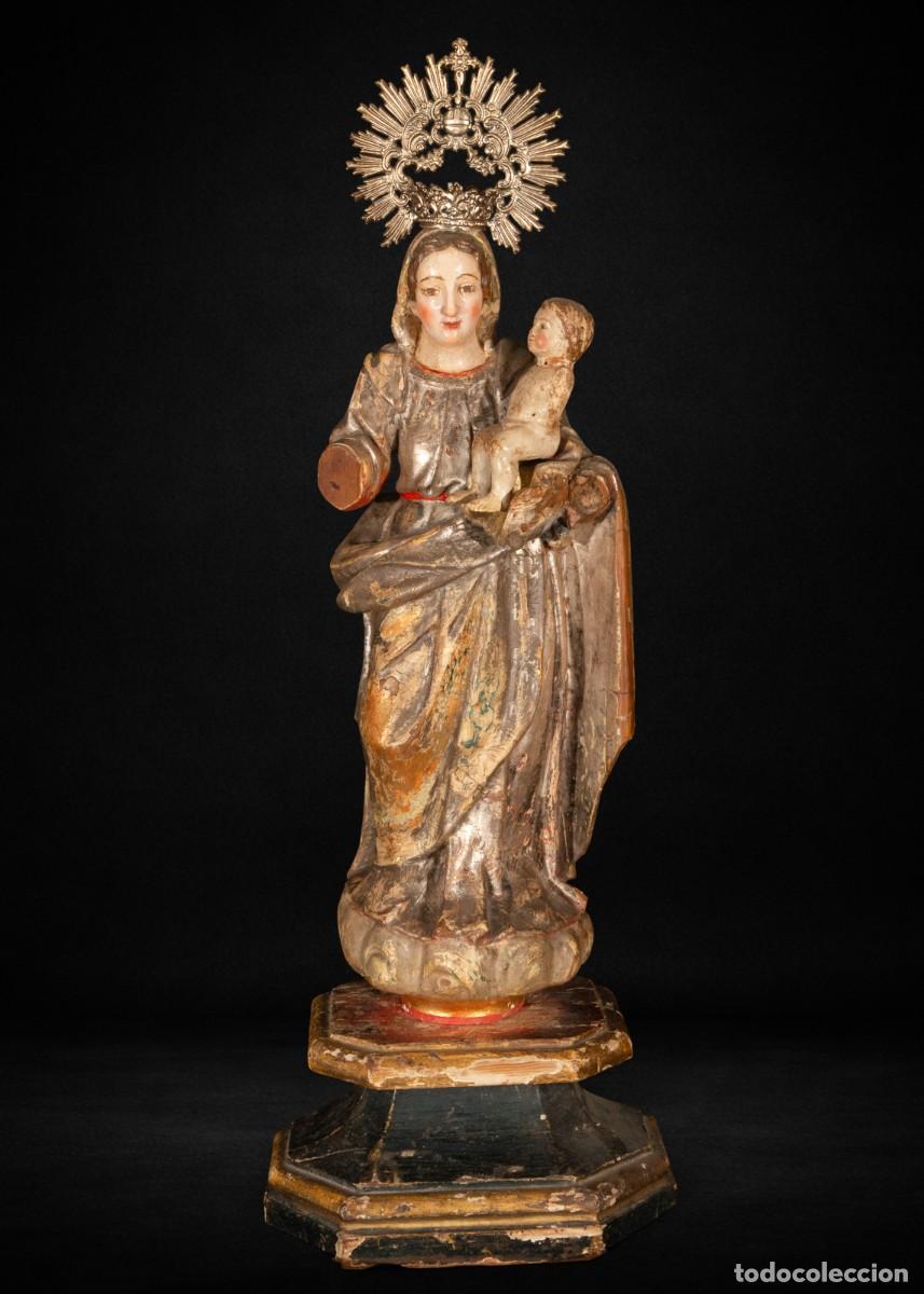 Arte: Virgen con Ni&ntilde;o en madera policromada y plateada, Espa&ntilde;a, hacia 1600