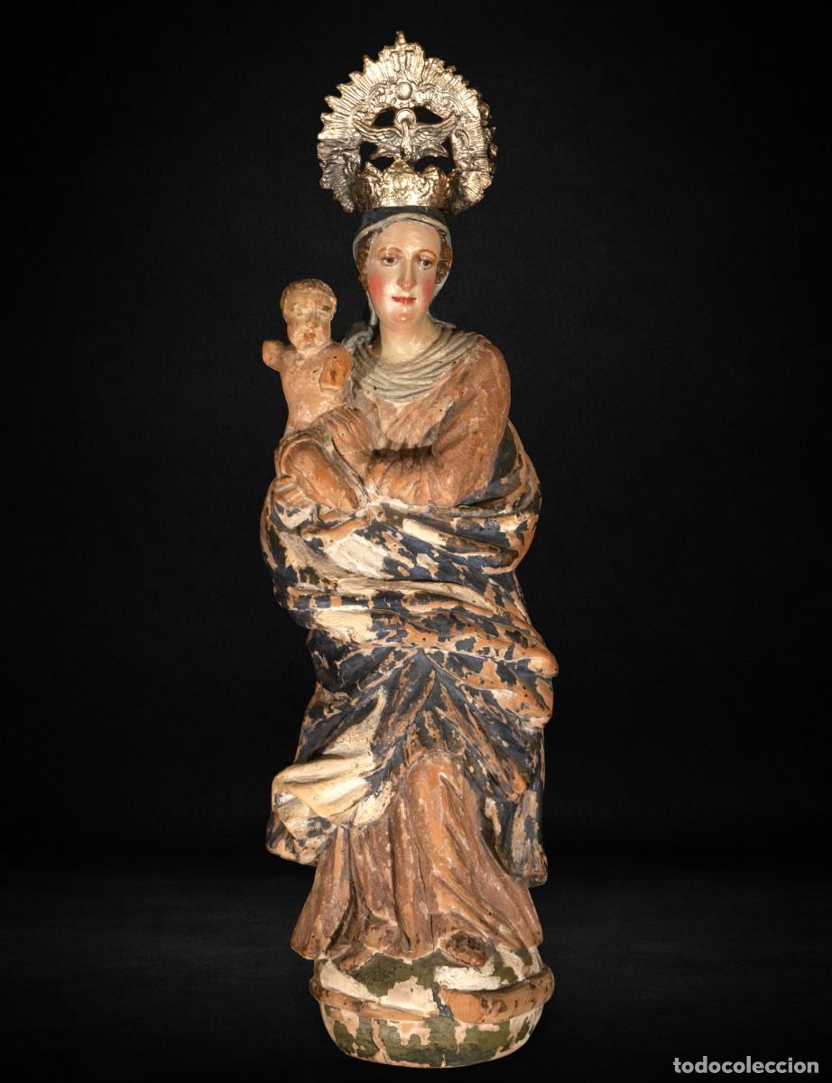 Arte: Virgen con Ni&ntilde;o en madera policromada, tradici&oacute;n renacentista, hacia 1600