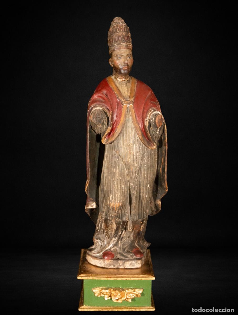 Arte: Papa Borgia Alejandro VI, talla barroca en madera policromada, siglo XVII