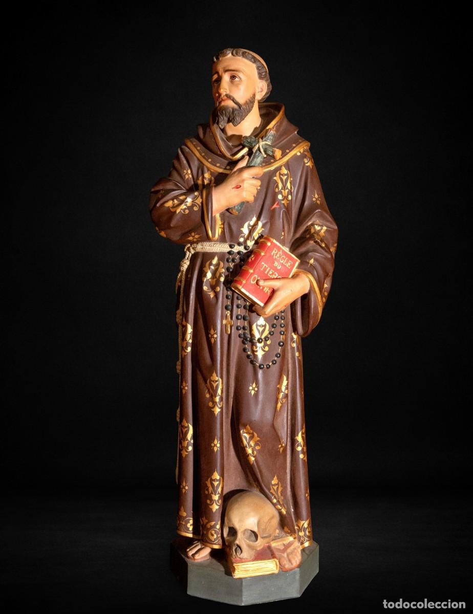 Arte: San Francisco de As&iacute;s en terracota policromada y dorada, siglo XIX, 94 cm
