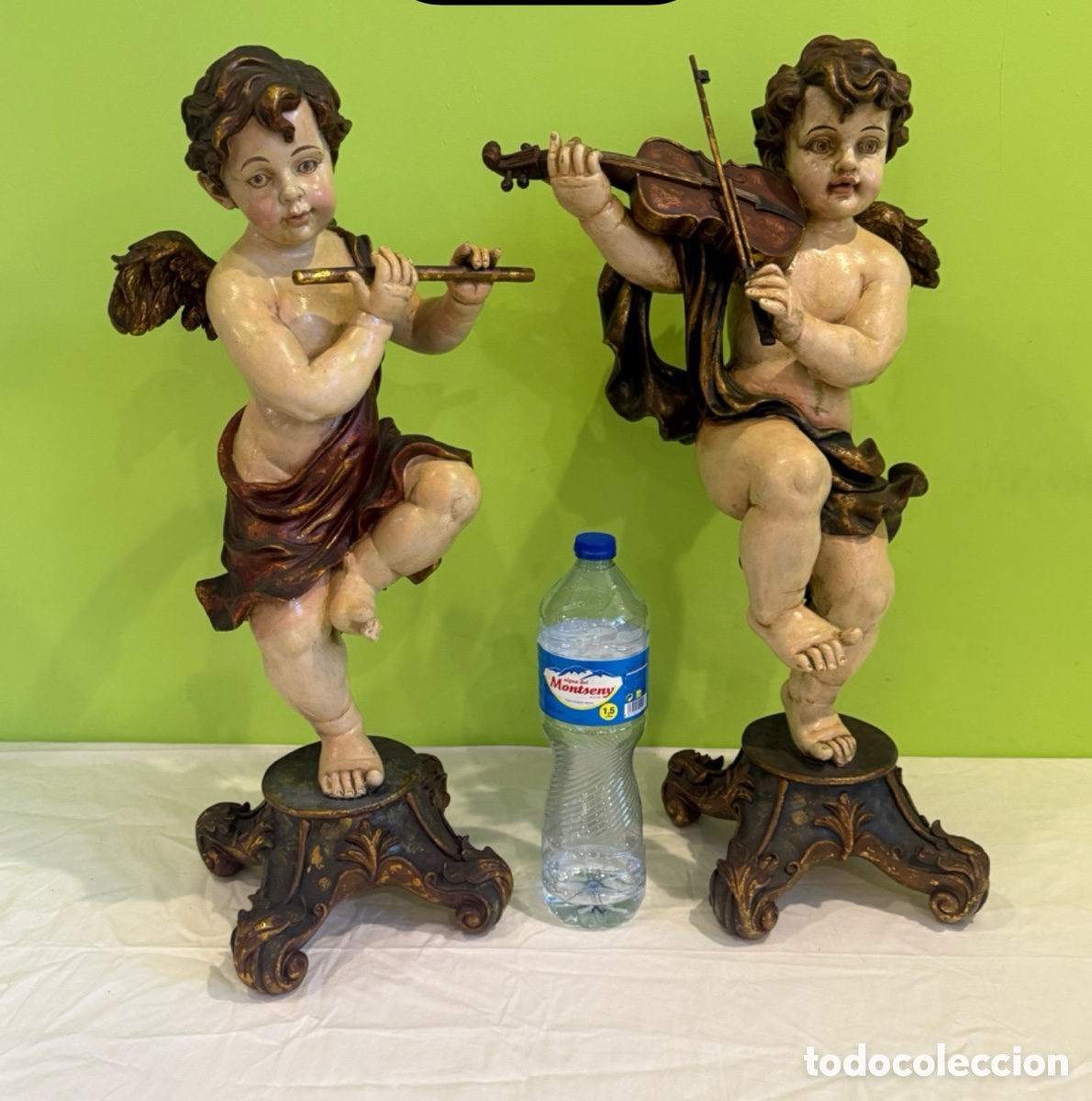 Arte: PAREJA DE &Aacute;NGELES M&Uacute;SICOS POLICROMADOS &ndash; FLAUTA Y VIOL&Iacute;N &ndash; ESTILO BARROCO &ndash; 68 CM