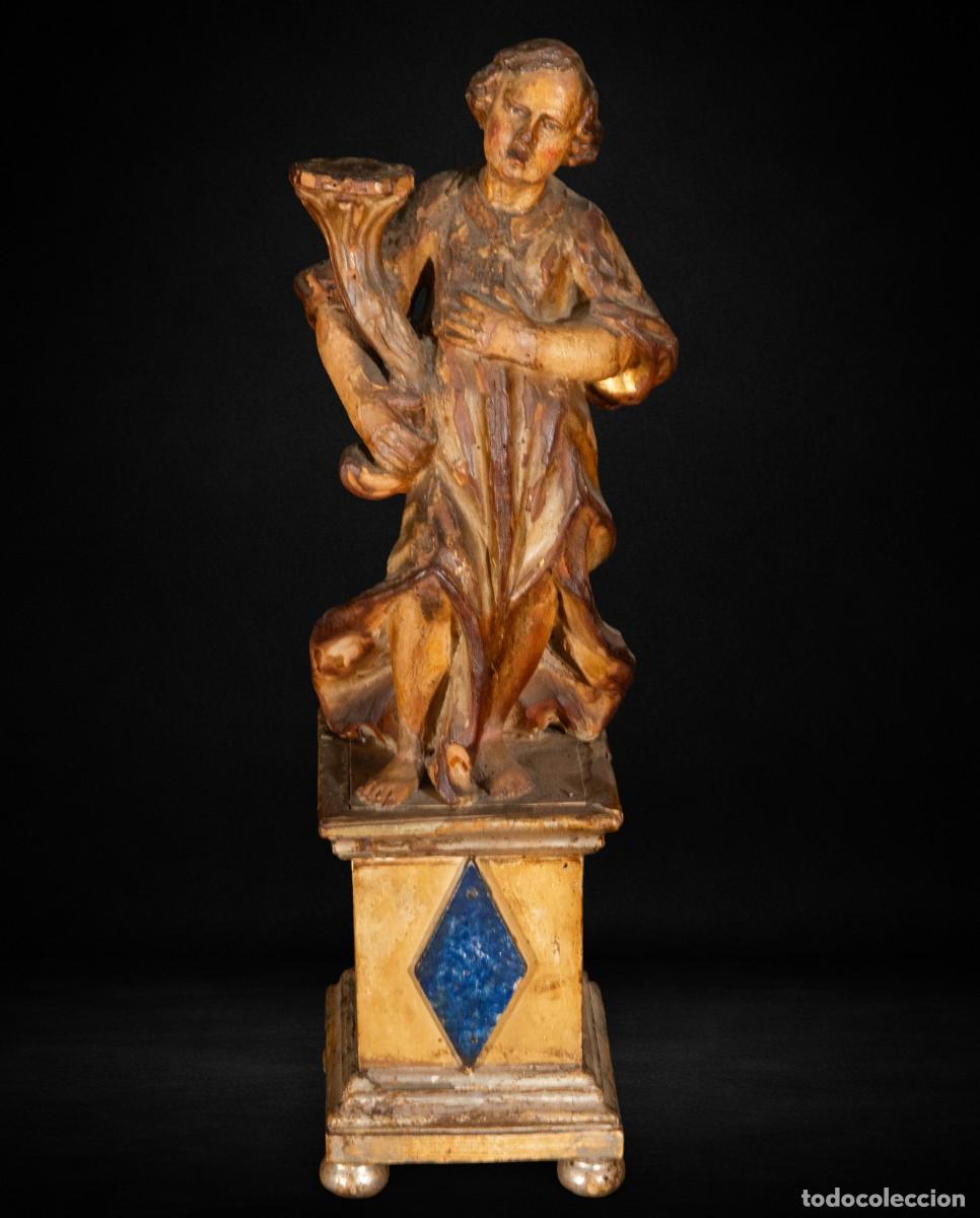Art: Talla renacentista en madera policromada &ndash; Escuela hisp&aacute;nica, siglo XVI &ndash; 75 cm con peana
