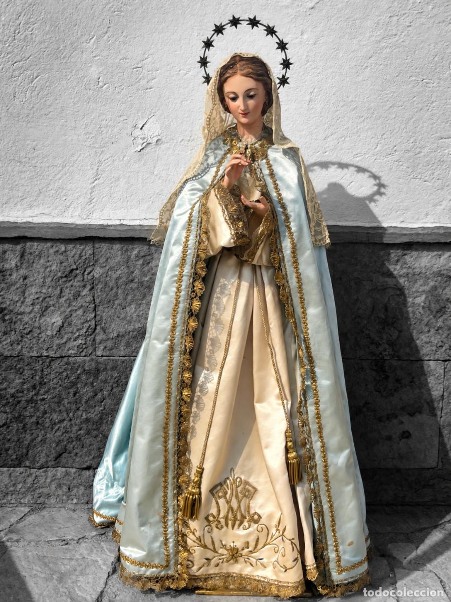 Arte: INMACULADA CONCEPCI&Oacute;N DE CAP I POTA VESTIDERA. MADERA POLICROMADA SIGLO XIX. PENDIENTES DE ORO.