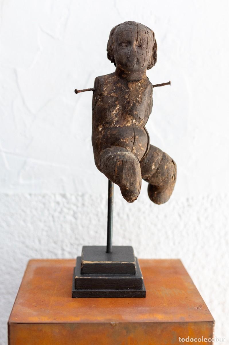 Arte: Talla Barroca de ni&ntilde;o Jes&uacute;s de vestir siglo XVII/XVIII con peana.