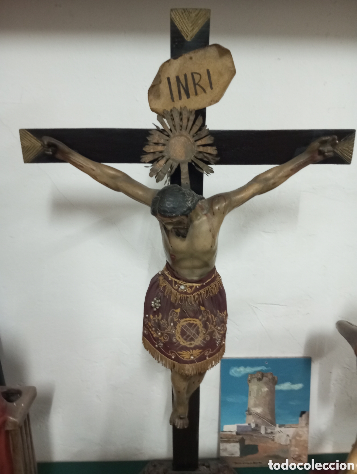 Arte: Cristo Crucificado con sudario textil bordado - 107 cm de altura.