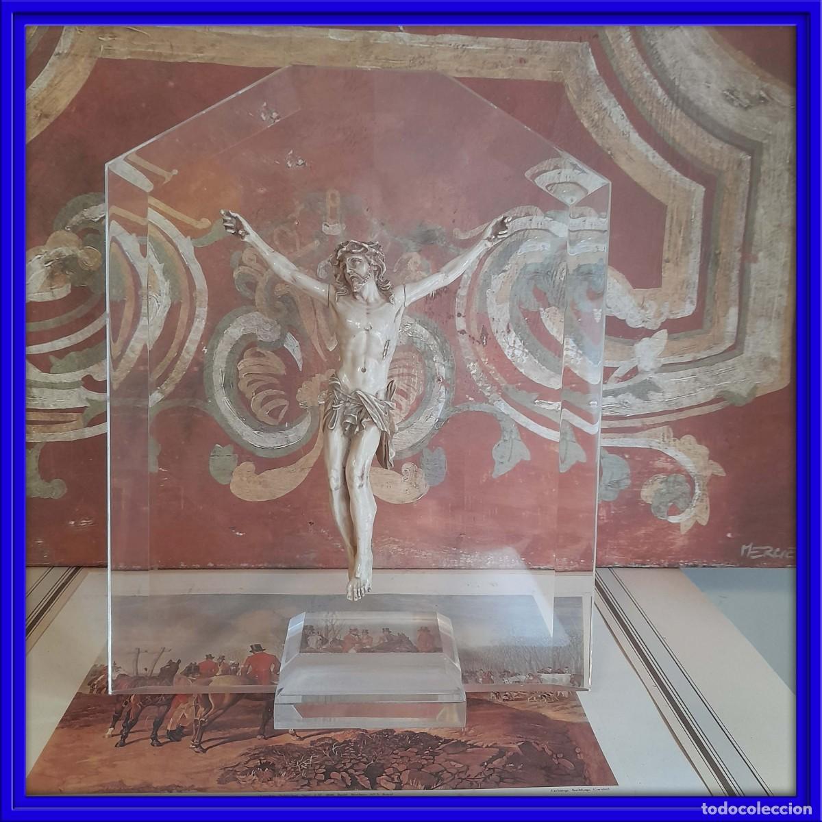 Arte: CRISTO SOBRE BASE DE METACRILATO