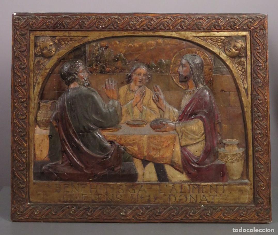 Arte: CENA DE EMAUS. YESO POLICROMADO Y DORADO. FIRMA ILEGIBBLE. HACIA 1900