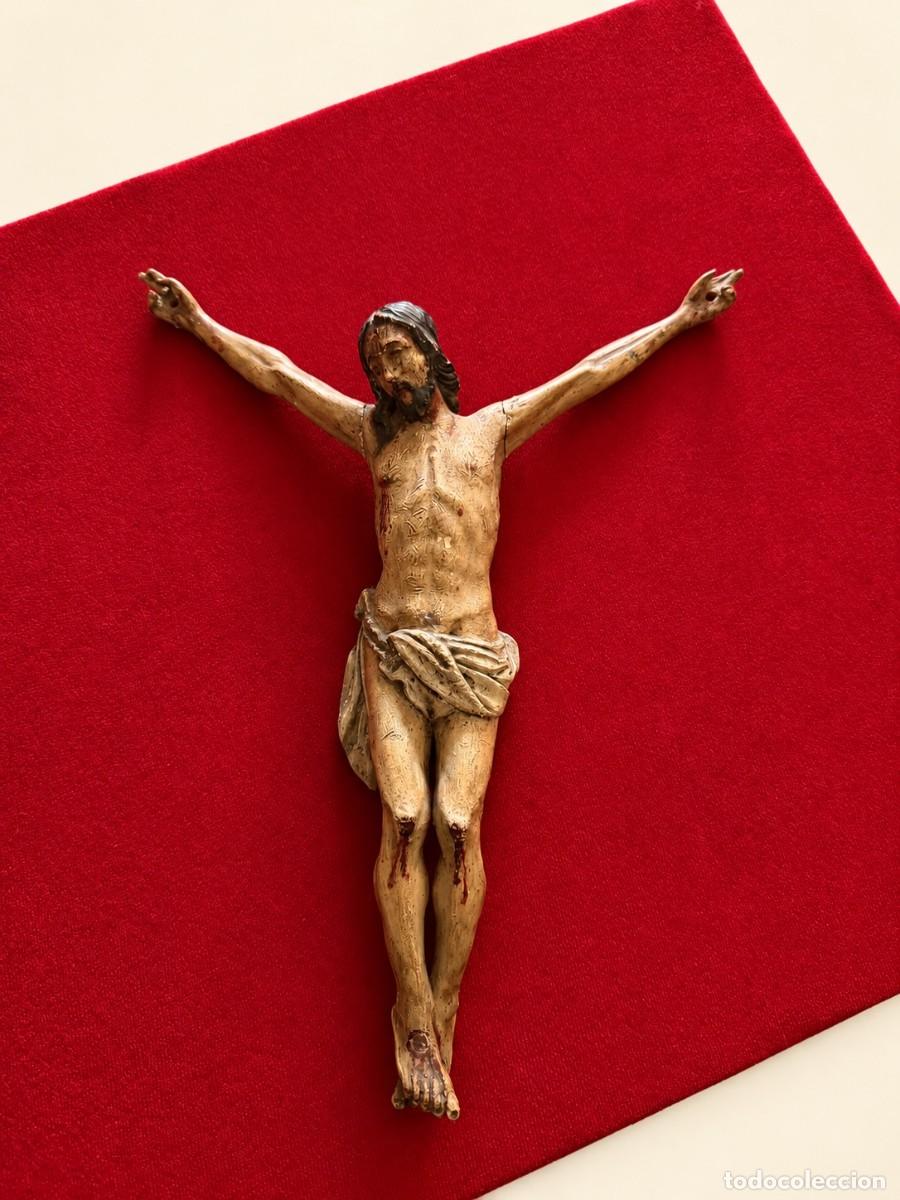 Arte: Cristo de madera tallada, S.XIX