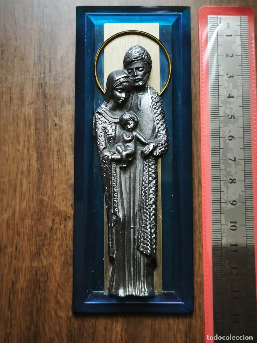 Arte: Antigua placa Sagrada Familia de metal y metacrilato azul. Vintage a&ntilde;os 60-70