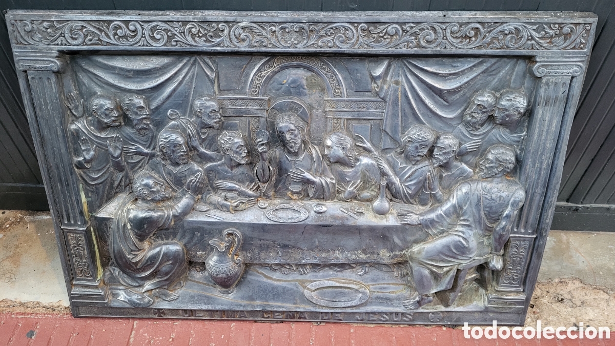 Arte: Antiguo Retablo Religioso met&aacute;lico en relieve
