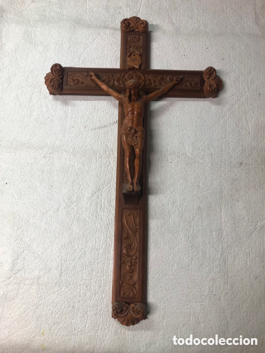 Arte: Cristo con cruz de madera tallada a mano medidas de la cruz 74x43 medidas cristo 31 cm