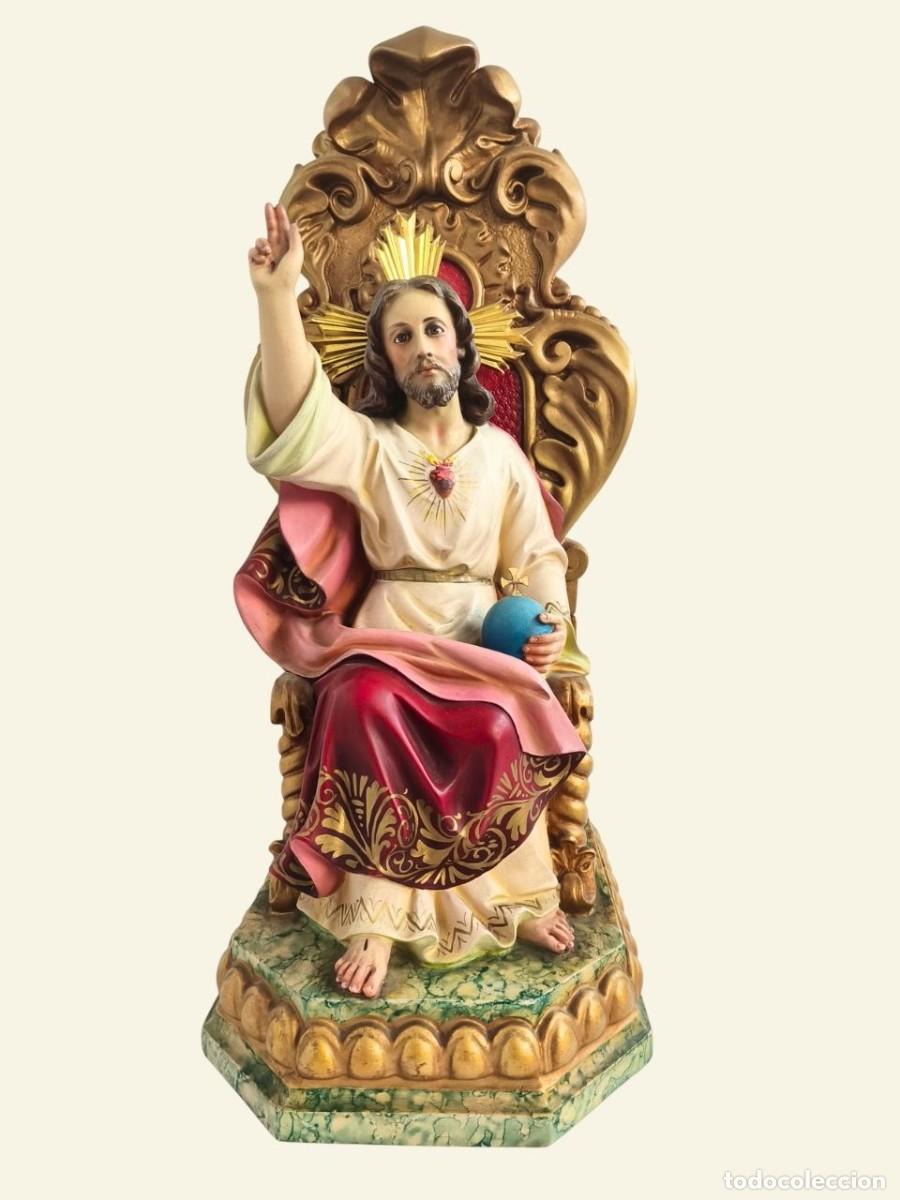Arte: Sagrado Coraz&oacute;n de Jes&uacute;s entronizado de El Arte Cristiano de Olot, con peana mural &ndash; 52 cm